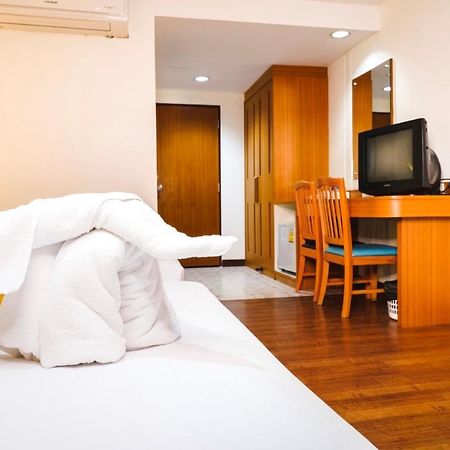 Neptuna Hotel Patong Экстерьер фото